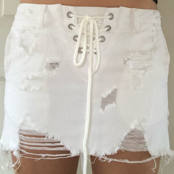 island gypsy Dresses & Skirts - NWOT White denim ripped skirt!!